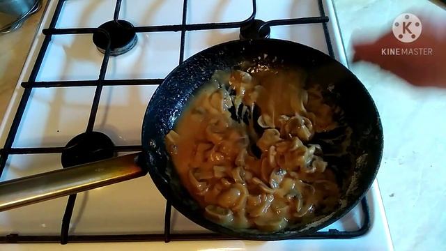 РЕЦЕПТ СОУСА из ГРИБОВ / ВКУСНЫЙ соус из ШАМПИНЬОНОВ СО СМЕТАНОЙ / Быстро и вкусно за 30 минут