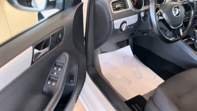 Volkswagen Jetta, 2017 год смотреть онлайн