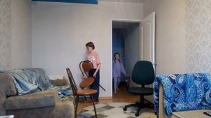 строим домик из одеял и подушек с подругой чПеК