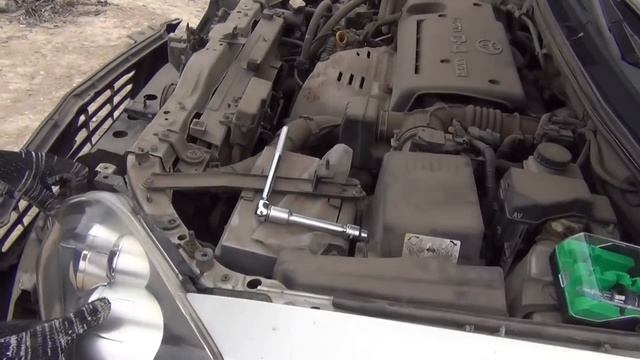 Toyota Avensis замена ламп ближнего света_ Тойота авенсис 147 лощадей 2литра 2007-2008