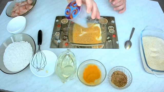 Я взял куриную грудинку, муку, сделал кляр...И вот какие наггетсы у меня получились. смотреть онлайн