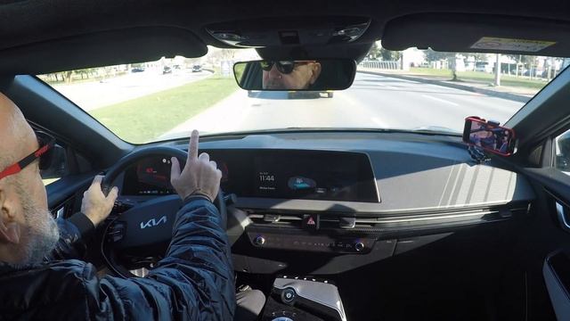KIA EV6'yı MR.M ile test ettik! смотреть онлайн
