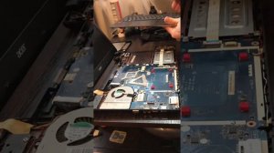 Замена оперативной памяти ноутбука Acer Aspire E5. Replacing the RAM of the Acer Aspire E5 laptop