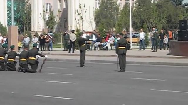 подготовка к параду в Таразе (казахстан).AVI смотреть онлайн