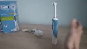 Электрическая зубная щетка ORAL-B Vitality CrossAction