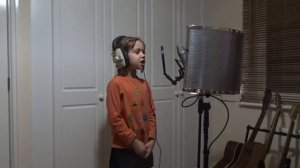 В лесу родилась елочка с английским акцентом, by Katy (Russian Christmas song)