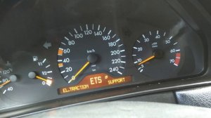 При нажатии газа захлебывается движок