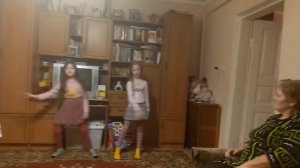 ОЧЕНЬ КРАСИВАЯ ПЕСНЯ ПРО БАБУШКУ .Подарок бабушке песня  ДО СЛЕЗ на день рождения