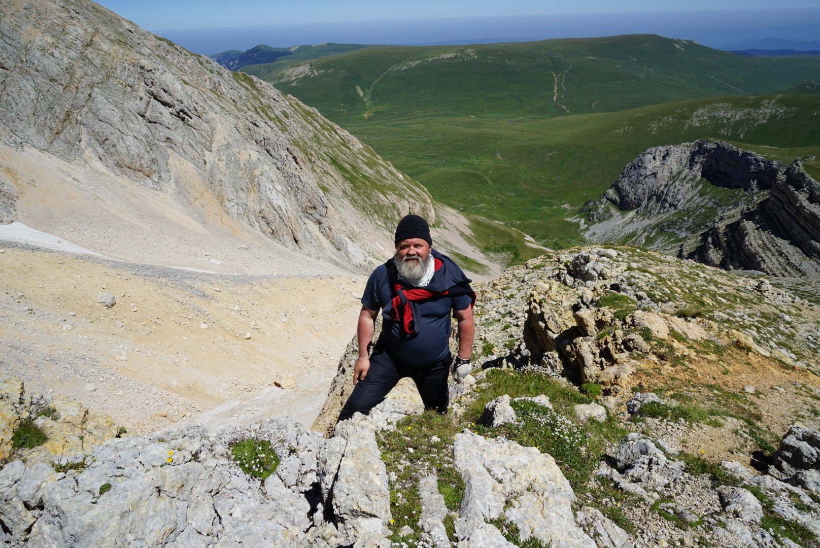 _Что происходит со мной видно это от старости_ - Валерий Шматков - исполняет Андрей Мнацаганов. смотреть онлайн