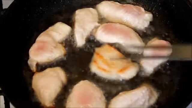 Куриная грудка в молочном соусе с паприкой и чесноком