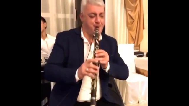 Эрнест Погосян кларнет - Греческая Новинка 2022 смотреть онлайн