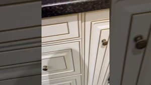 Кухня Астория прямая 2400 Крем с патиной золото Заман мебель .