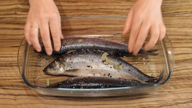 Селедка соленая в домашних условиях. Сухой посол рыбы. Просто , быстро, вкусно!