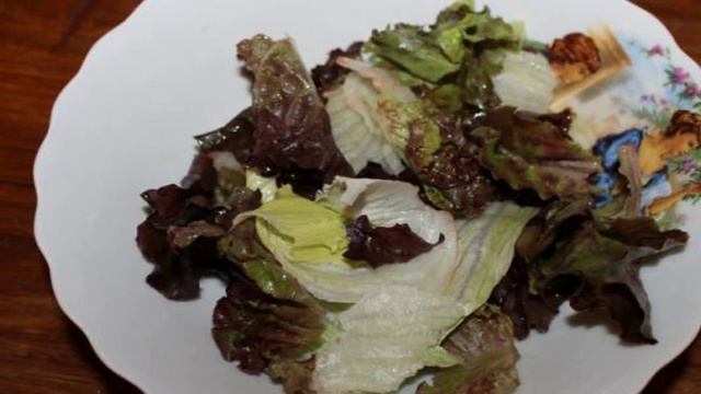 Салат с уткой и жареными грибами
