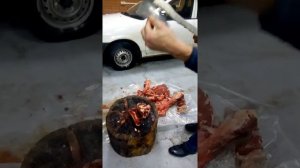 как разрубить большую кость топором