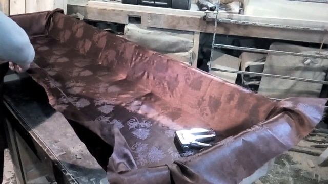 Столярка в гараже. От доски до готового изделия. Часть 2. Обшивка тканью бархат. "Чехол" смотреть онлайн