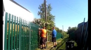 Установка металлического штакетника