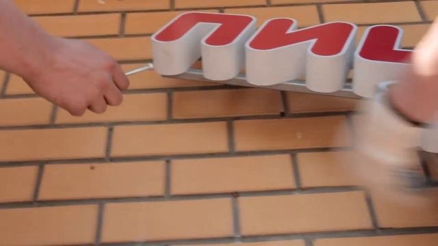 Вывеска “Пицца Экспресс”?