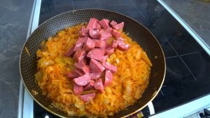 Тушеная капуста с колбасками . Как вкусно потушить капусту пошаговый рецепт . Бигус или Бигос ?