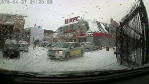 Бросаются под колеса с целью заработка. Хабаровск