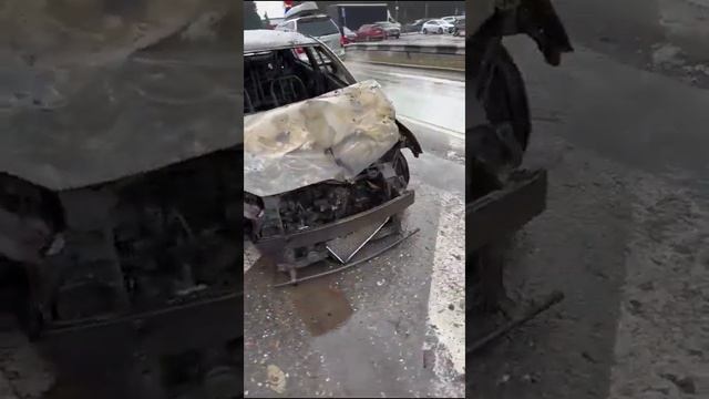 Каршеринг врезался в газель - авто сгорело смотреть онлайн