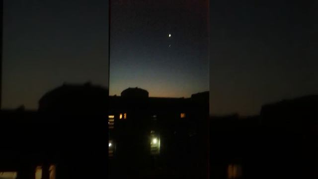 Луна и Венера утром в 03:47 смотреть онлайн