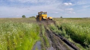 Кировец К-700. Планировка и грейдирование дорог.