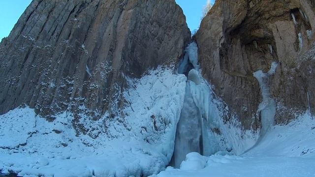 Водопад Каракая-Су зимой. Урочище Джилы-Су, 2020