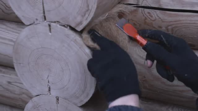 Конопатка сруба. Инструкция по конопатке дома из бревна