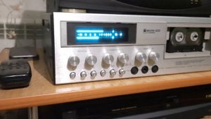 маяк 233...стерео...разные выпуски и разные индикаторы.  мне больше нравятся старые.