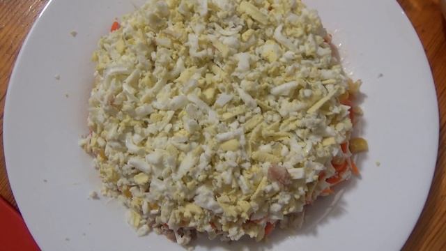 АПЕЛЬСИНОВАЯ ГОРКА. Новогодний салат. Курица, морковча, сыр, кукуруза и яйца.