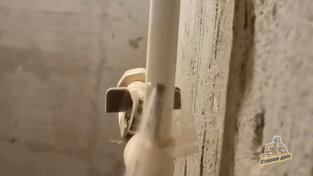 КАК УБРАТЬ ЧЕРНЫЕ НАДПИСИ НА БЕЛЫХ ПЛАСТИКОВЫХ ТРУБАХ? смотреть онлайн