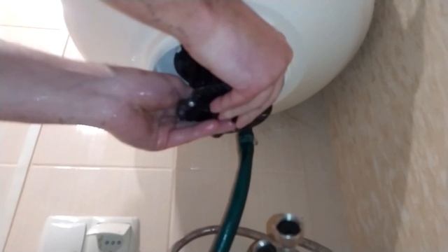 Заміна магнієвого аноду в бойлері Atlantic OPRO Sample R80 N4L смотреть онлайн