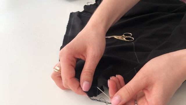 КАК СШИТЬ ФУТБОЛКУ С ПОДПЛЕЧНИКАМИ? Футболка своими руками без оверлока