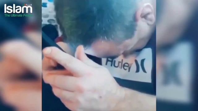 😱Мужчина в слезах принимает Ислам! Эмоциональное чувство после принятия Ислама-по телефону!!! смотреть онлайн