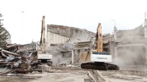 63.RU_ Высотный демонтаж в рамках реконструкции Ледового дворца в Самаре.mp4