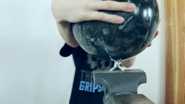 How To Make Worlds Largest Newtons Cradle смотреть онлайн