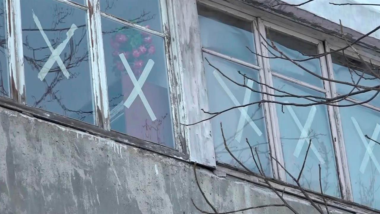 Воронеж обстрелы со стороны. Обстрелянные дома в Донбассе.