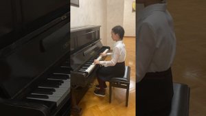 И. С. Бах. Трёхголосная инвенция 2. До минор. Исполняет Лэйла Даниелян 10 лет. 2 мин 6 секунд