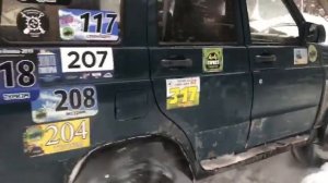 УАЗ Симбир по снежной колее на цепях