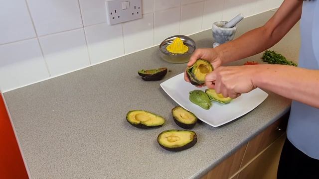 Полезный Гуакамоле / Простой Рецепт Легкой Закуски за 5 минут / Популярная и Вкусная Еда смотреть онлайн