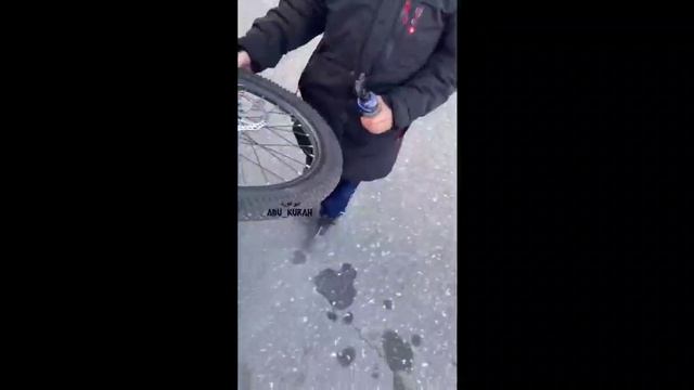 АБУ КУРАХ ПОДАРИЛ МАЛЬЧИКУ ВЕЛОСИПЕД #adykurah