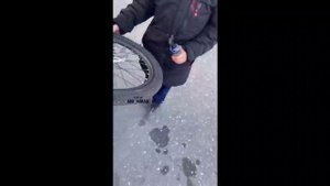 АБУ КУРАХ ПОДАРИЛ МАЛЬЧИКУ ВЕЛОСИПЕД #adykurah