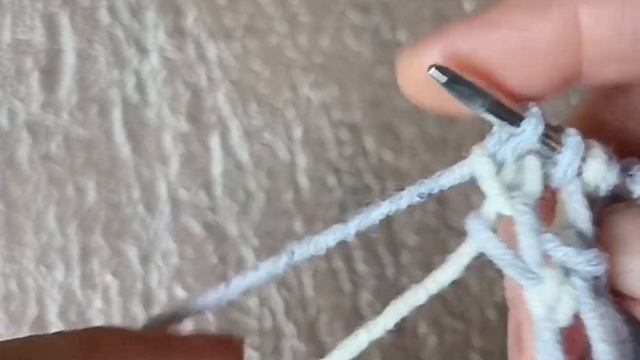 Вяжем спицами. Двухцветная патентная резинка. смотреть онлайн