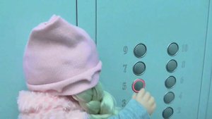 ❀ СЕСТРИЧКА БЕБИ БОН ВИКА ПЛАЧЕТ УПАЛА НА ПРОГУЛКЕ ❀ ВИДЕО ПРО БЕБИ БОНОВ