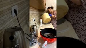 Как помыть быстро посуду после приёма гостей?
