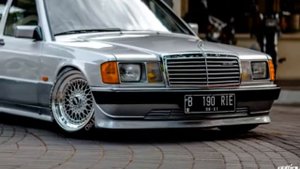 Mercedes Benz W201 190E AMG Tuning Stance