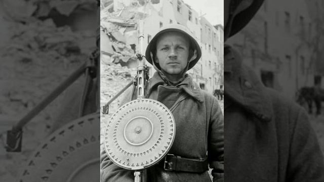 Муз. Олег Кошевой, сл. Марина Хомякова. Песня "Разговор с дедом". Исп. Олег Кошевой.