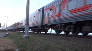2ЭС4К 104 с поездом №642 Адлер — Ростов.