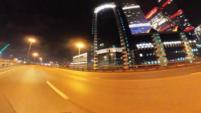 Как мотоциклист видит город ночью